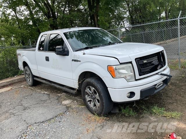 Ford F-150 شاحنات خفيفة/مفصلية الجوانب