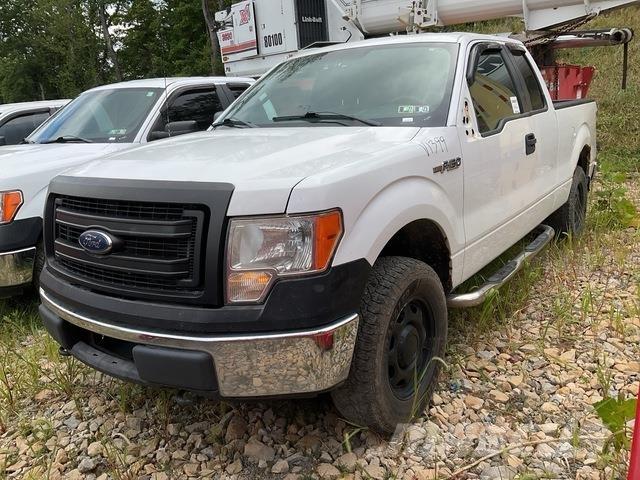 Ford F-150 شاحنات خفيفة/مفصلية الجوانب