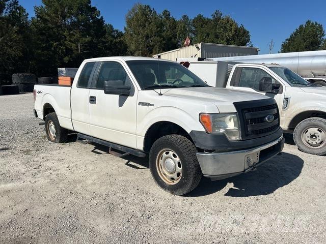 Ford F-150 شاحنات خفيفة/مفصلية الجوانب