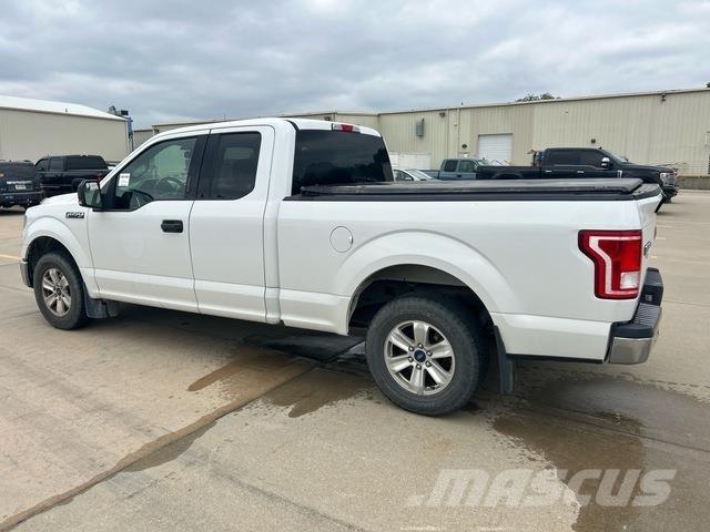 Ford F-150 شاحنات خفيفة/مفصلية الجوانب