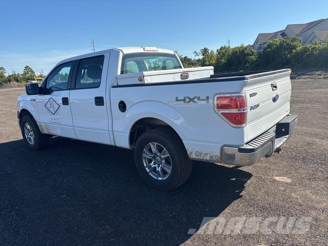 Ford F-150 شاحنات خفيفة/مفصلية الجوانب
