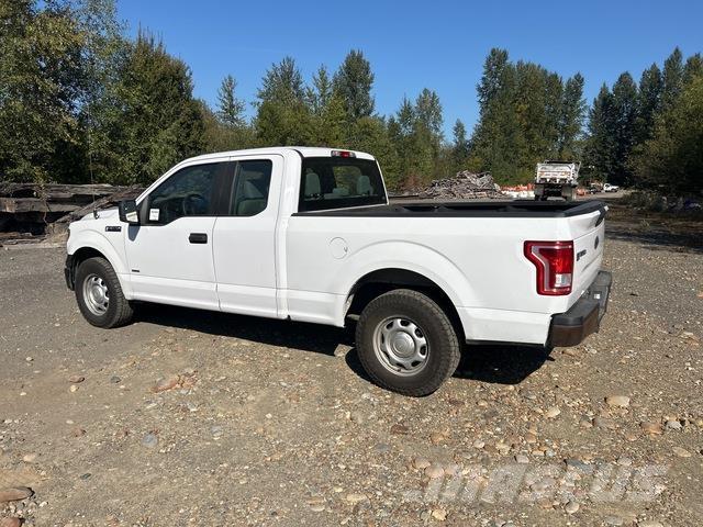 Ford F-150 شاحنات خفيفة/مفصلية الجوانب