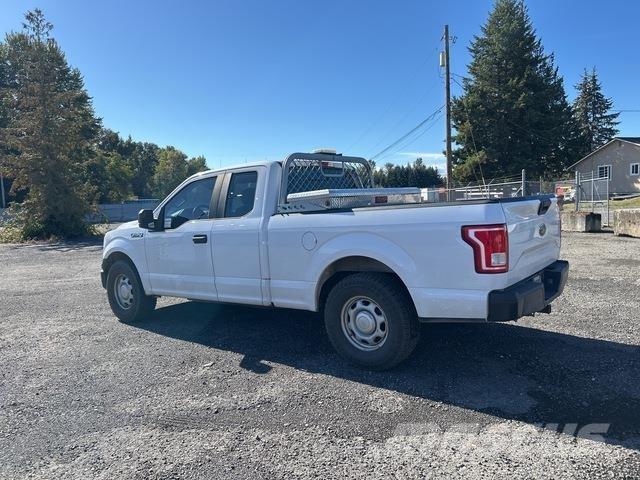 Ford F-150 شاحنات خفيفة/مفصلية الجوانب