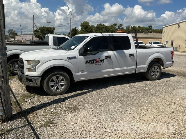 Ford F-150 شاحنات خفيفة/مفصلية الجوانب