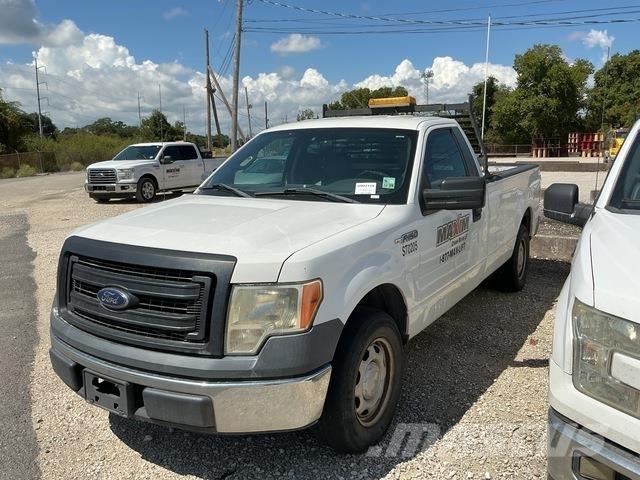 Ford F-150 شاحنات خفيفة/مفصلية الجوانب