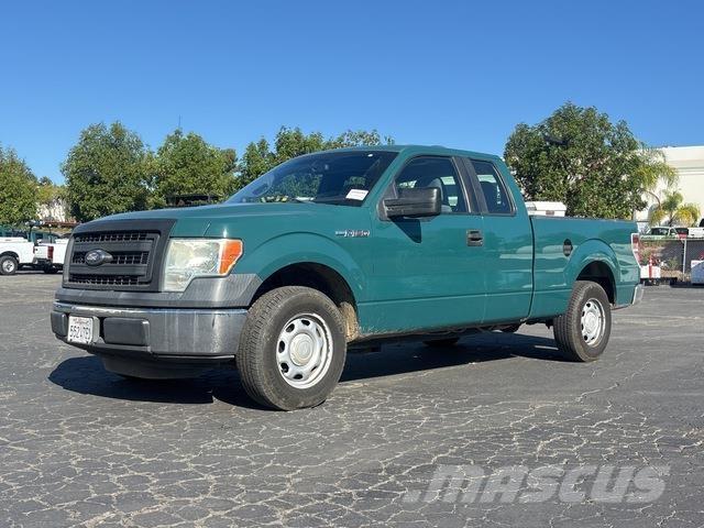Ford F-150 شاحنات خفيفة/مفصلية الجوانب