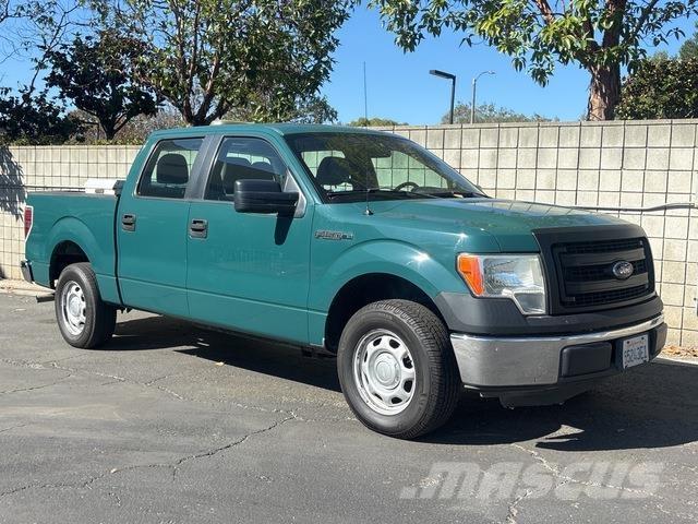 Ford F-150 شاحنات خفيفة/مفصلية الجوانب