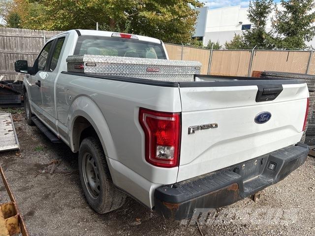 Ford F-150 شاحنات خفيفة/مفصلية الجوانب