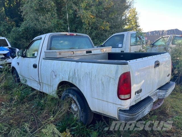 Ford F-150 شاحنات خفيفة/مفصلية الجوانب