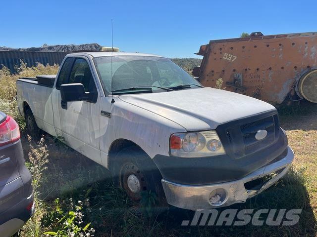 Ford F-150 شاحنات خفيفة/مفصلية الجوانب