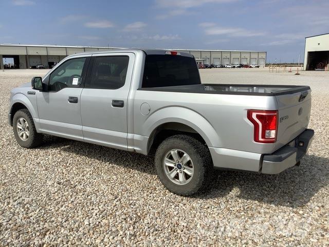 Ford F-150 شاحنات خفيفة/مفصلية الجوانب