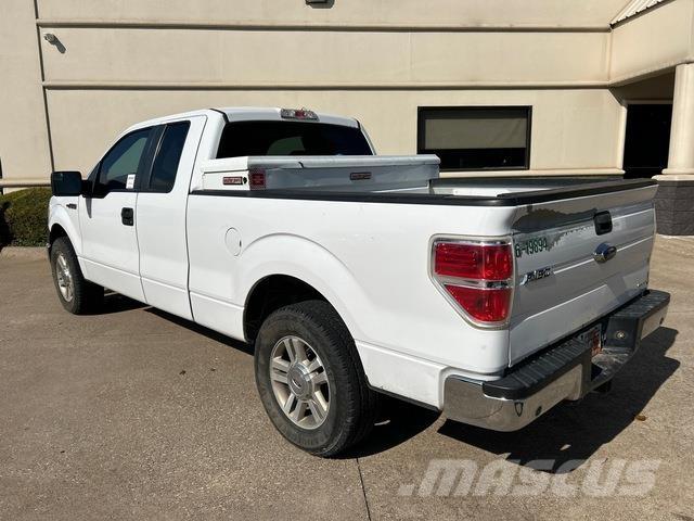 Ford F-150 شاحنات خفيفة/مفصلية الجوانب