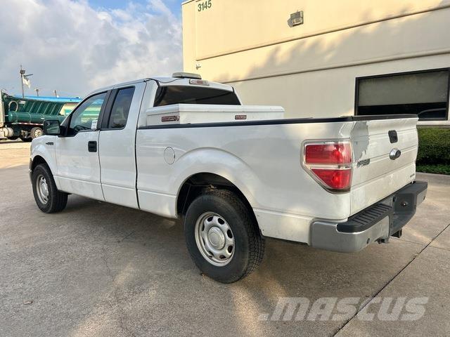 Ford F-150 شاحنات خفيفة/مفصلية الجوانب