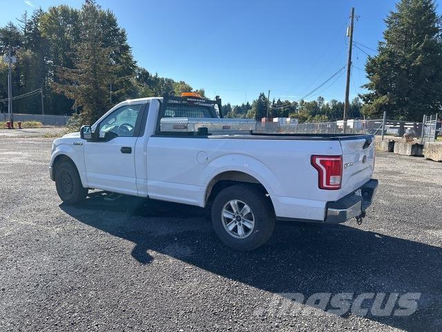 Ford F-150 شاحنات خفيفة/مفصلية الجوانب