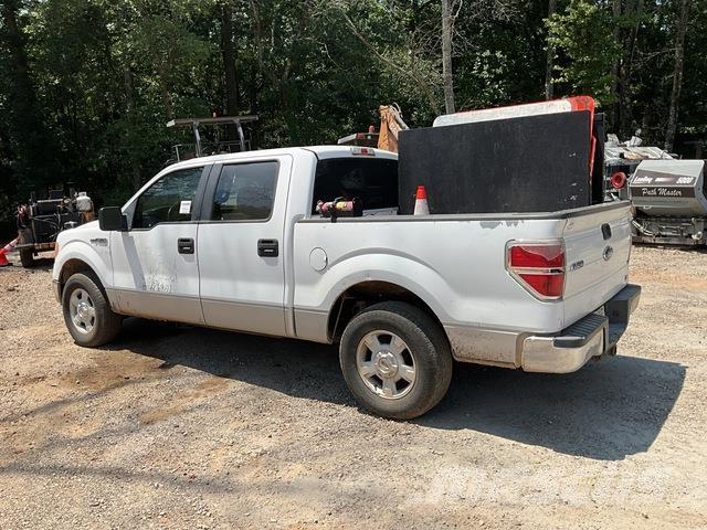 Ford F-150 شاحنات خفيفة/مفصلية الجوانب