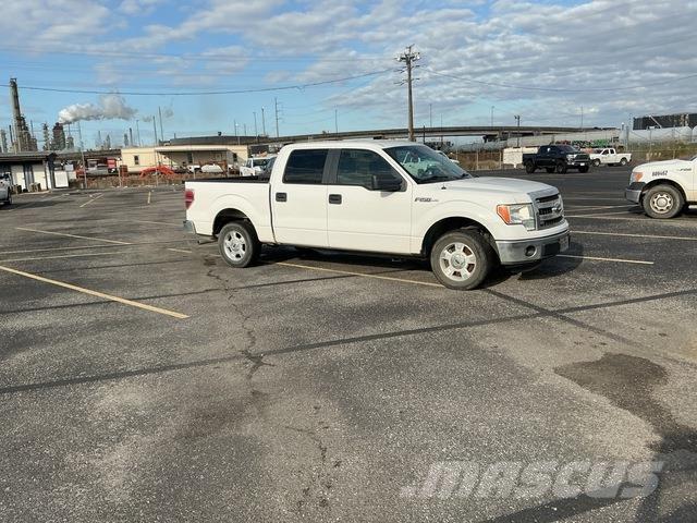 Ford F-150 شاحنات خفيفة/مفصلية الجوانب