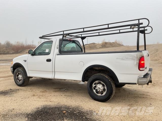 Ford F-150 شاحنات خفيفة/مفصلية الجوانب
