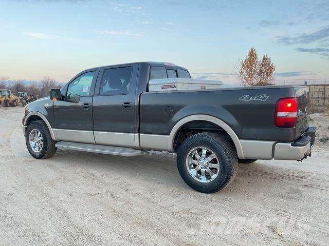 Ford F-150 شاحنات خفيفة/مفصلية الجوانب