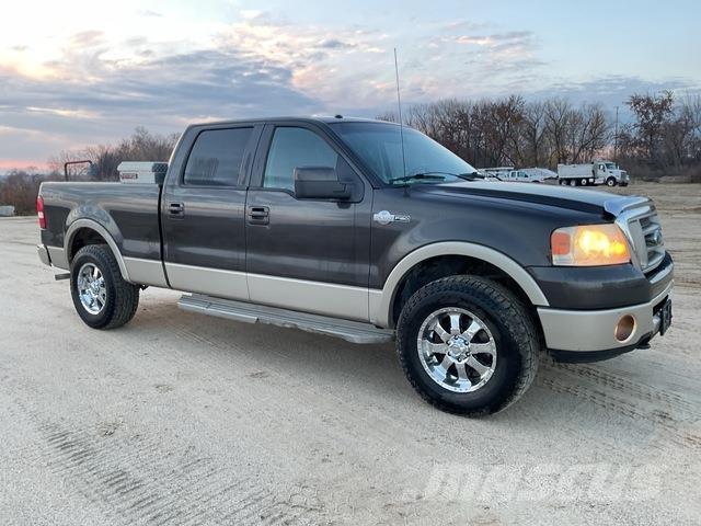 Ford F-150 شاحنات خفيفة/مفصلية الجوانب