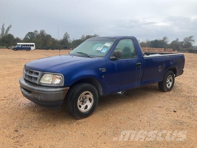 Ford F-150 شاحنات خفيفة/مفصلية الجوانب