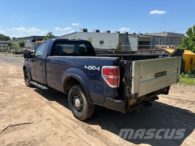 Ford F-150 XL شاحنات خفيفة/مفصلية الجوانب