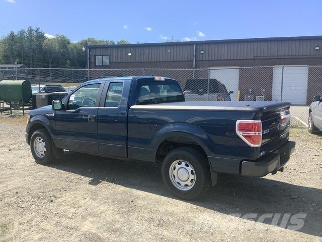 Ford F-150 XL شاحنات خفيفة/مفصلية الجوانب