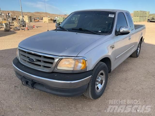 Ford F-150 XLT أخرى
