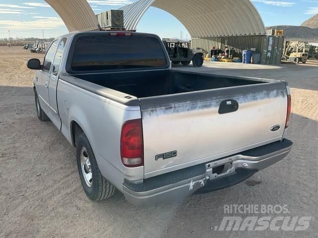 Ford F-150 XLT أخرى
