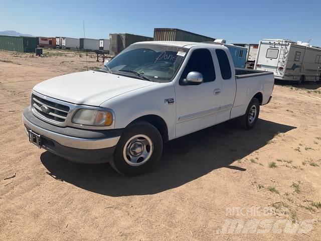 Ford F-150 XLT أخرى