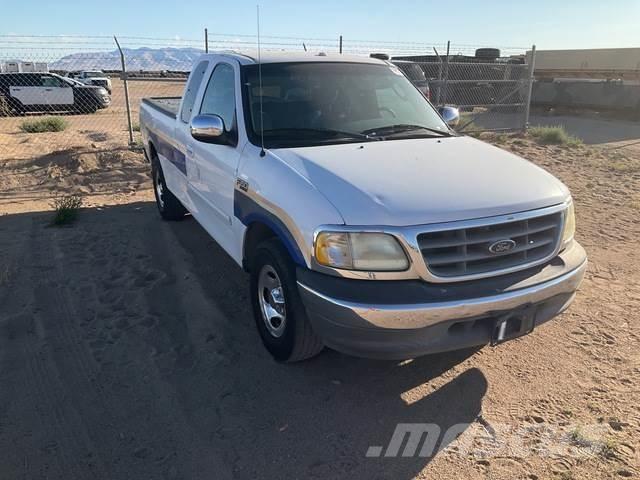 Ford F-150 XLT أخرى