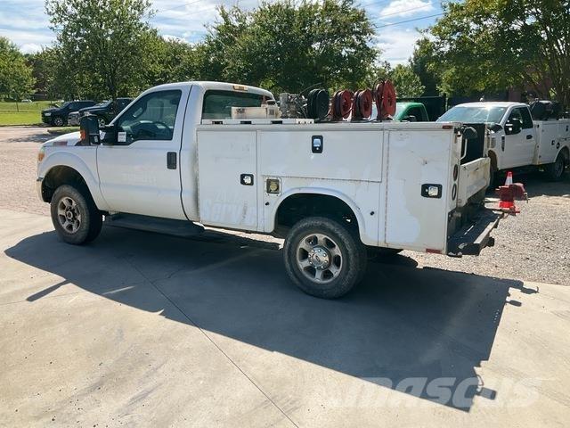 Ford F-250 شاحنات خفيفة/مفصلية الجوانب