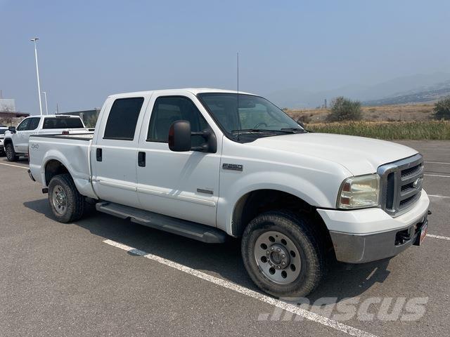 Ford F-250 شاحنات خفيفة/مفصلية الجوانب