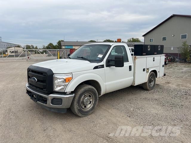 Ford F-250 شاحنات خفيفة/مفصلية الجوانب