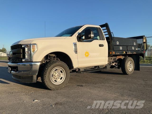 Ford F-250 شاحنات مسطحة/مفصلية الجوانب