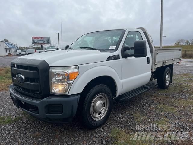 Ford F-250 شاحنات مسطحة/مفصلية الجوانب