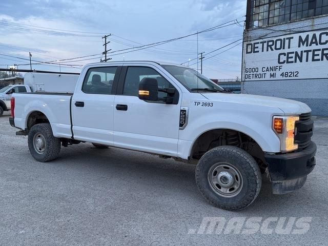 Ford F-250 شاحنات خفيفة/مفصلية الجوانب