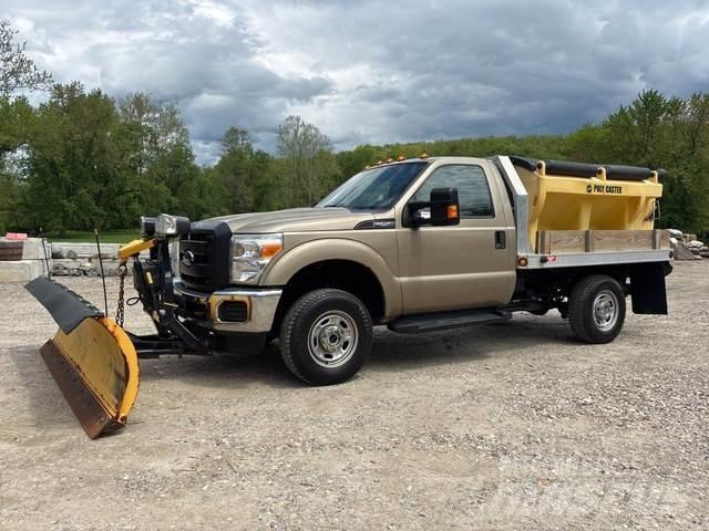 Ford F-250 حراثات ونصول الجليد