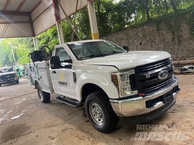 Ford F-250 شاحنات خفيفة/مفصلية الجوانب