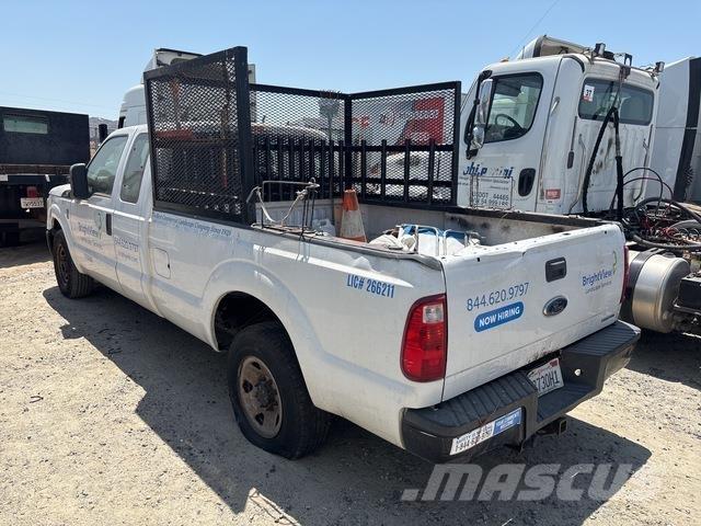 Ford F-250 شاحنات خفيفة/مفصلية الجوانب