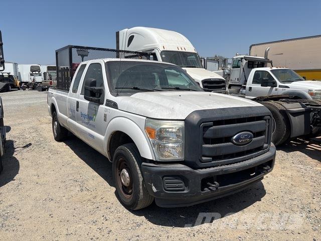 Ford F-250 شاحنات خفيفة/مفصلية الجوانب
