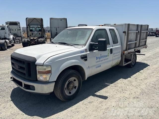 Ford F-250 شاحنات مسطحة/مفصلية الجوانب