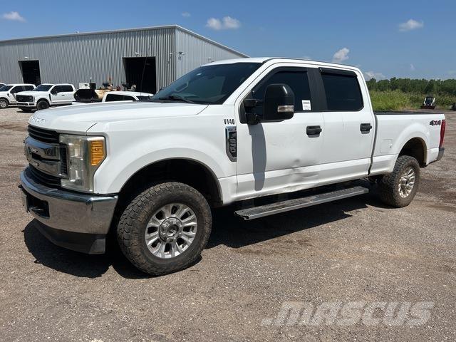 Ford F-250 شاحنات خفيفة/مفصلية الجوانب