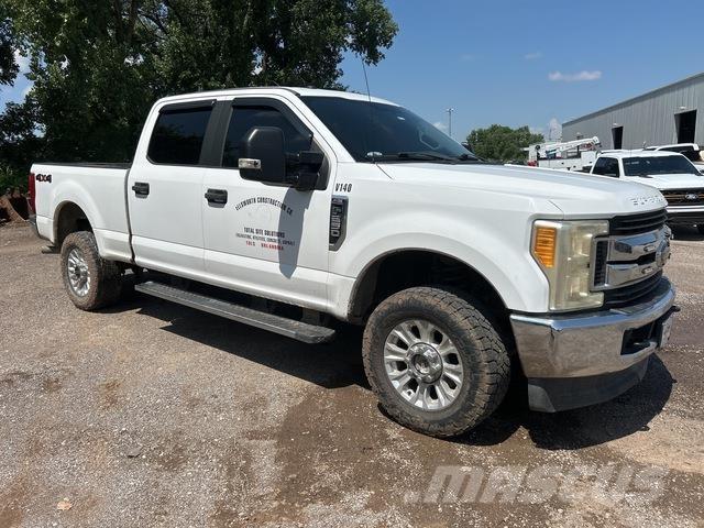 Ford F-250 شاحنات خفيفة/مفصلية الجوانب