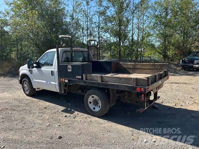 Ford F-250 شاحنات مسطحة/مفصلية الجوانب