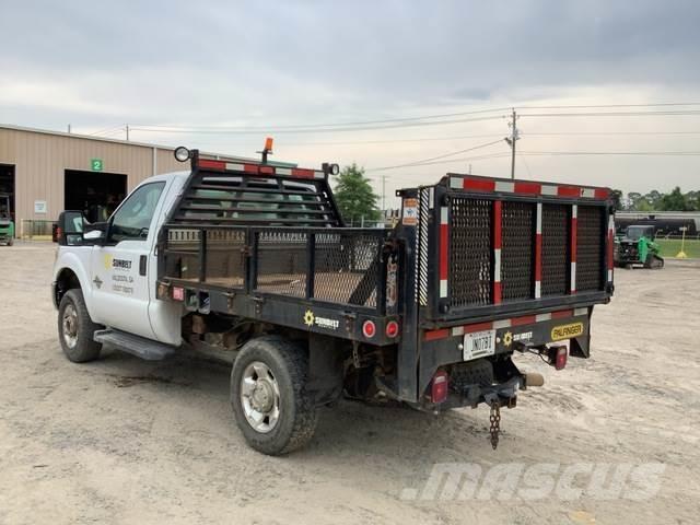 Ford F-250 شاحنات مسطحة/مفصلية الجوانب