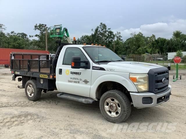 Ford F-250 شاحنات مسطحة/مفصلية الجوانب