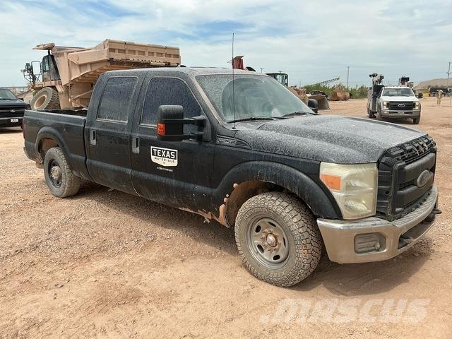 Ford F-250 شاحنات خفيفة/مفصلية الجوانب