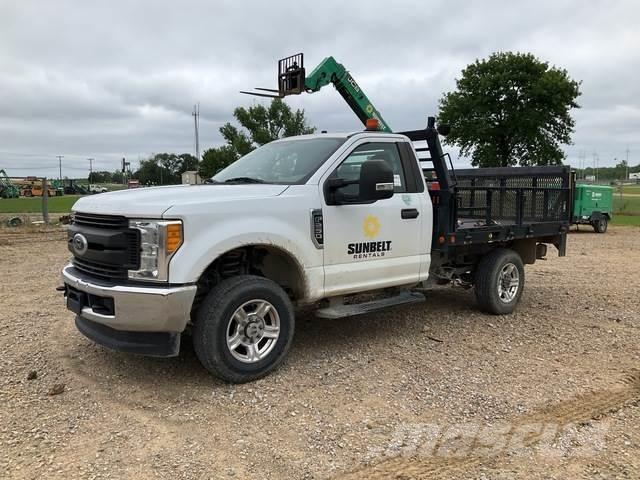 Ford F-250 شاحنات مسطحة/مفصلية الجوانب