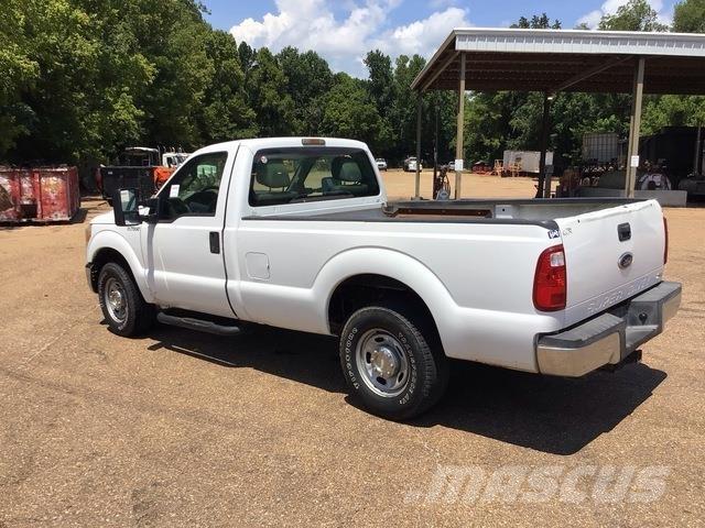 Ford F-250 شاحنات خفيفة/مفصلية الجوانب