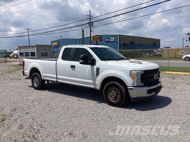 Ford F-250 شاحنات خفيفة/مفصلية الجوانب